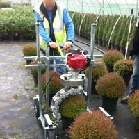 Shape pruning machine for gardeners
